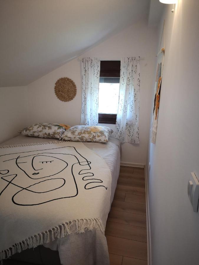 Apartman Snezana Jugovo สเมเดเรโว ภายนอก รูปภาพ